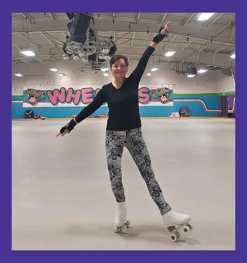 Photo de Connie Davis posant durant du patinage à roulettes