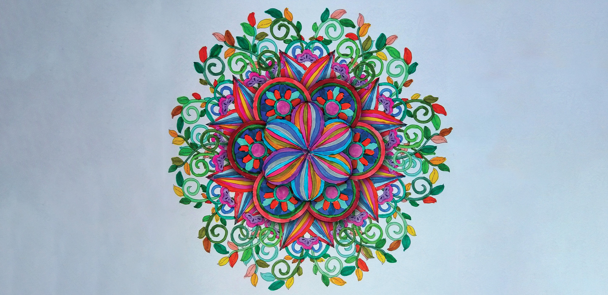 Toile Mandala, créée par Kerry Black et tirée du livre à colorier Express Yourself in Colour