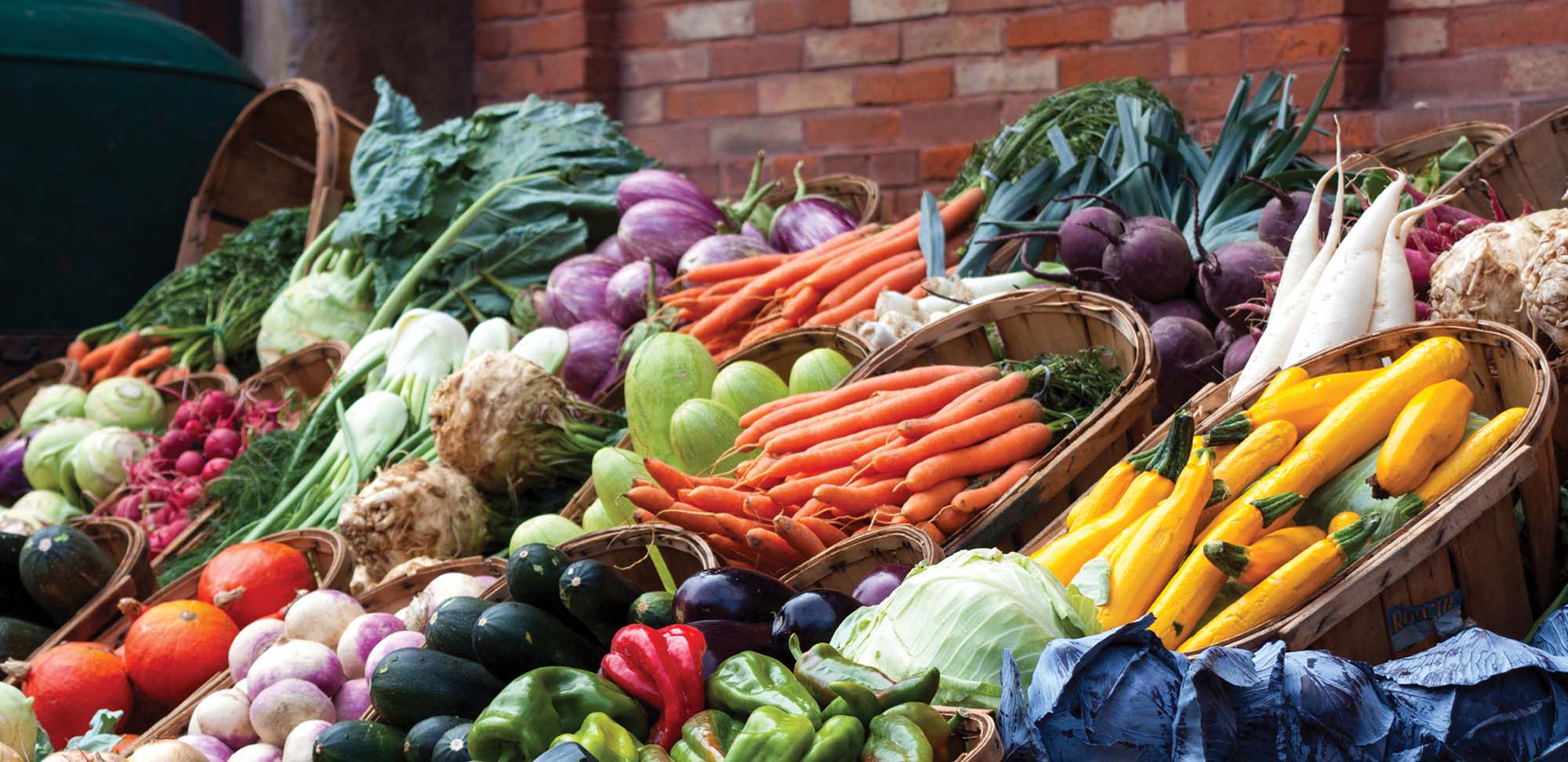 Des fruits et légumes frais dans un marché